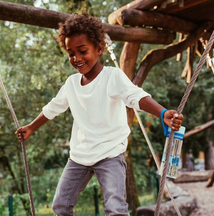 Zdravá fľaša do školy EQUA Rhino, 400 ml sa nerozbije